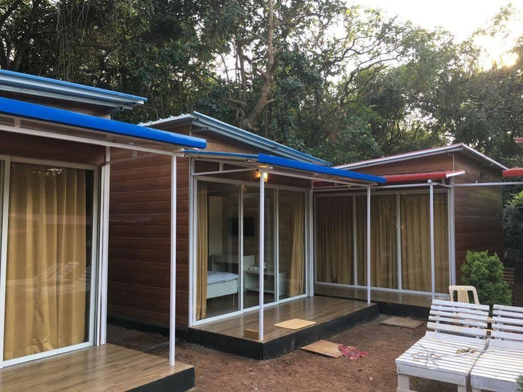 Hostel Curlies Zulu Land Anjuna Exterior foto